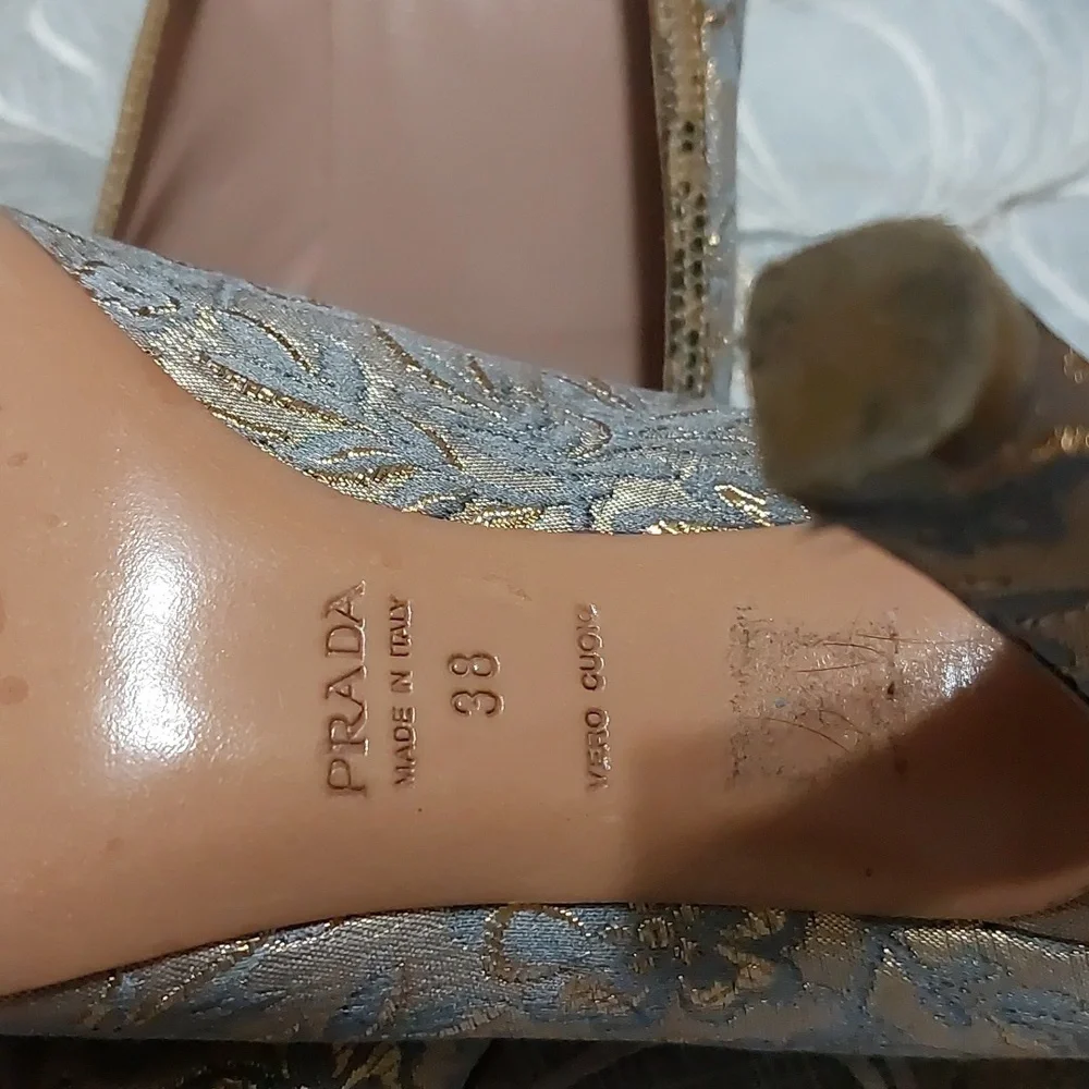 Prada bracade gold/blue pumps - Picture 5 of 7